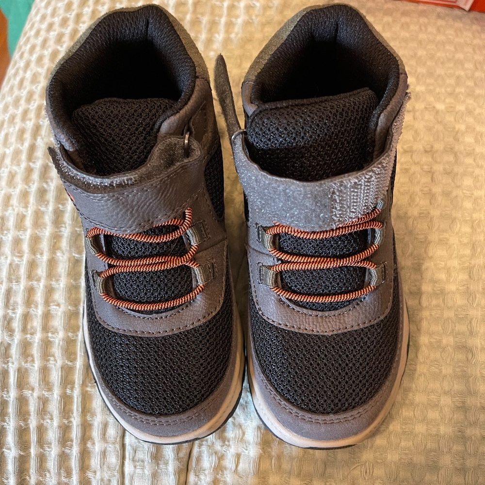 OshKosh B'gosh® Adak
Toddler Boys' Boots sz 10 NWT